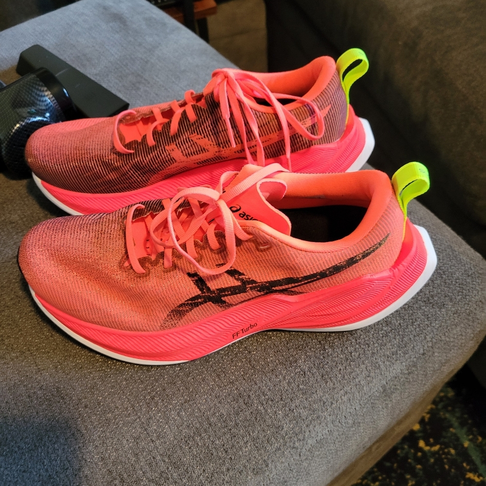Asics Superblast unisex
